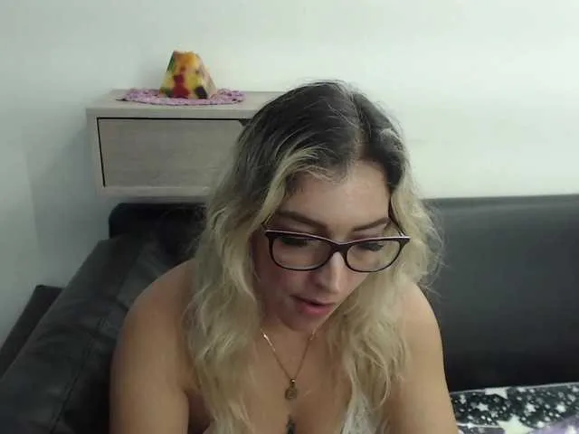 Live sex webcam photo for jeniferblanco #274631181