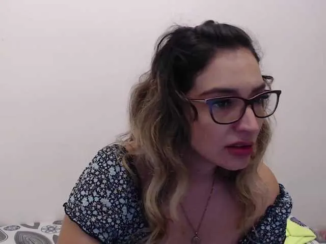 Live sex webcam photo for jeniferblanco #275658387