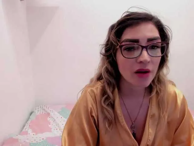 Live sex webcam photo for jeniferblanco #275815633