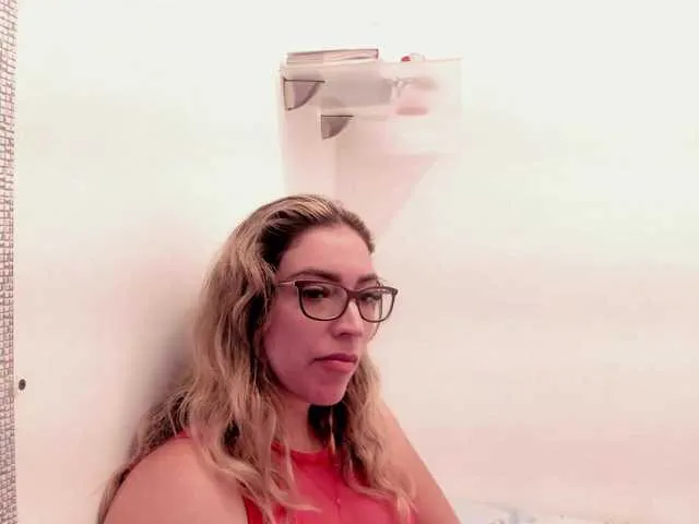 Live sex webcam photo for jeniferblanco #276229998