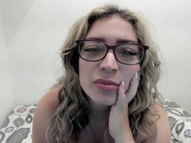 Live sex webcam photo for jeniferblanco #276272551