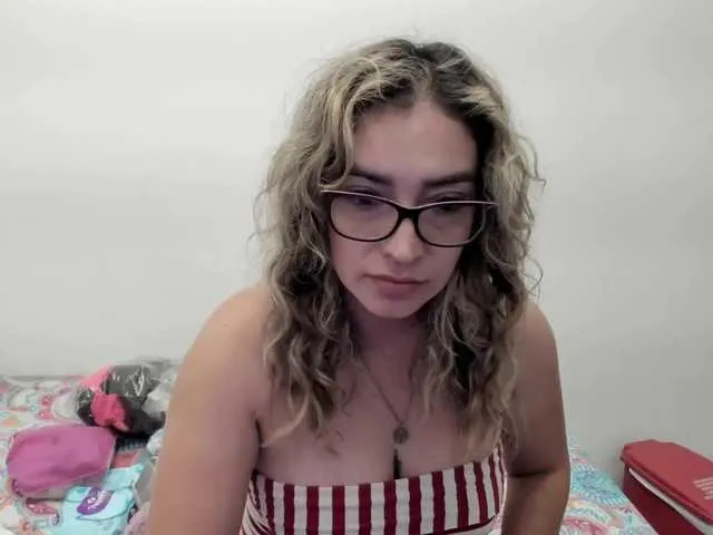 Live sex webcam photo for jeniferblanco #276447406