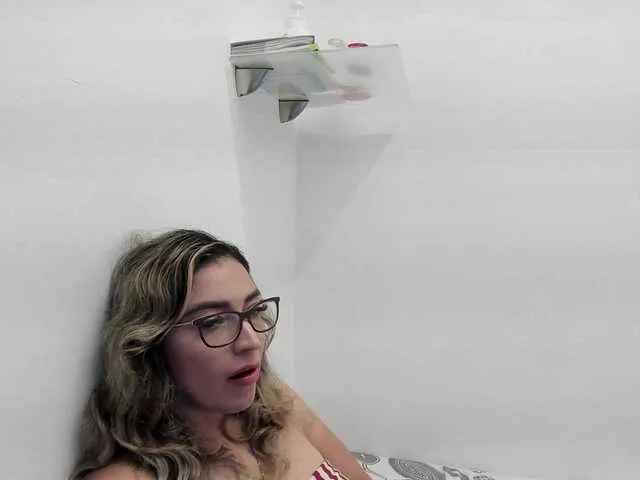 Live sex webcam photo for jeniferblanco #276553170