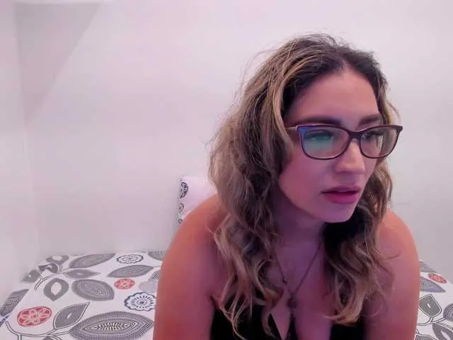 Live sex webcam photo for jeniferblanco #276713171