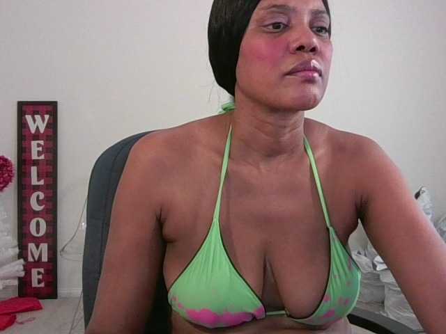 Live sex webcam photo for jenkini #277987592