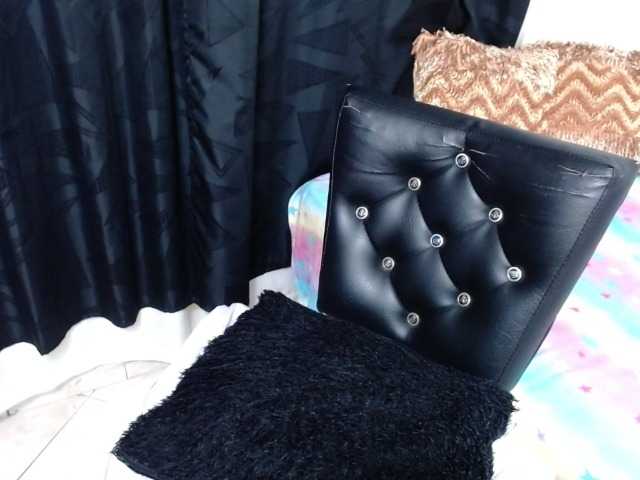 Live sex webcam photo for jenn-sexy #275343107