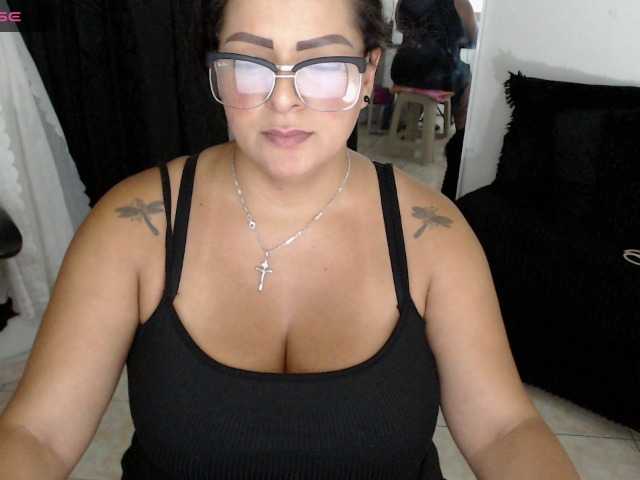 Live sex webcam photo for jenn-sexy #276180768