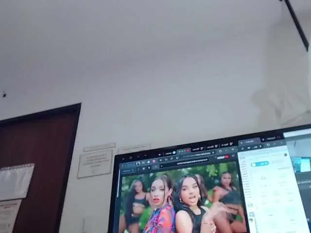 Live sex webcam photo for jennaowen #272691810