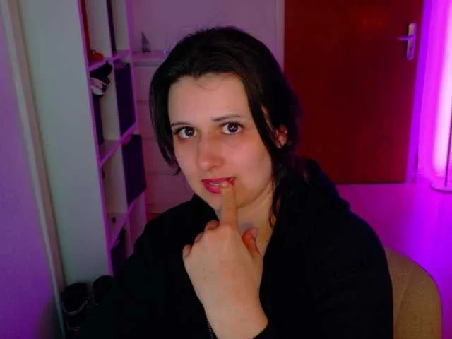 Live sex webcam photo for jennasxy19 #292344433