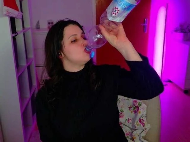 Live sex webcam photo for jennasxy19 #292402705