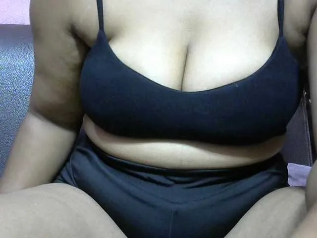 Live sex webcam photo for jenniella #290786225