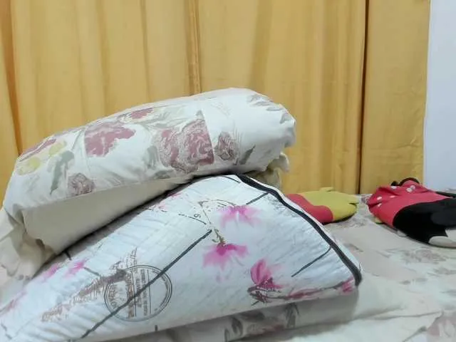 Live sex webcam photo for jennifersmit1 #292035847