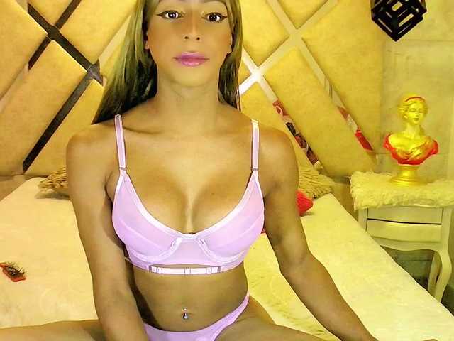 Live sex webcam photo for jenniferstone #285466739