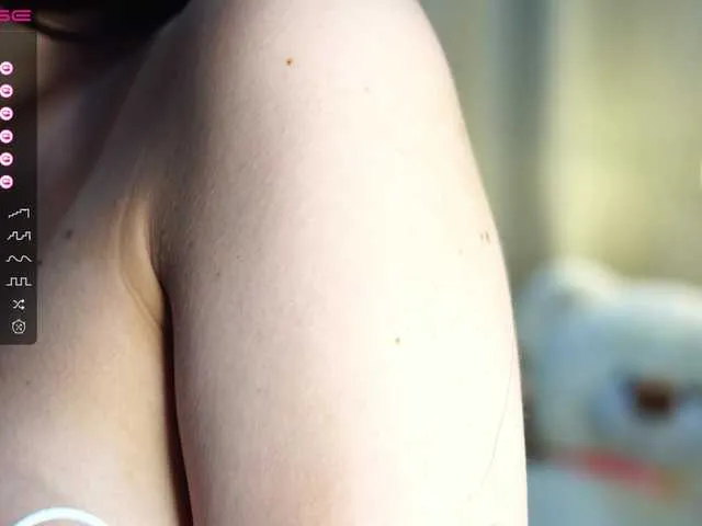 Live sex webcam photo for jennydi #278045291