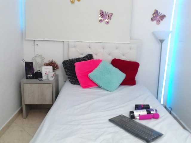 Live sex webcam photo for jennyssa #272780754