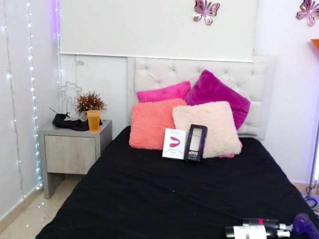 Live sex webcam photo for jennyssa #273263759