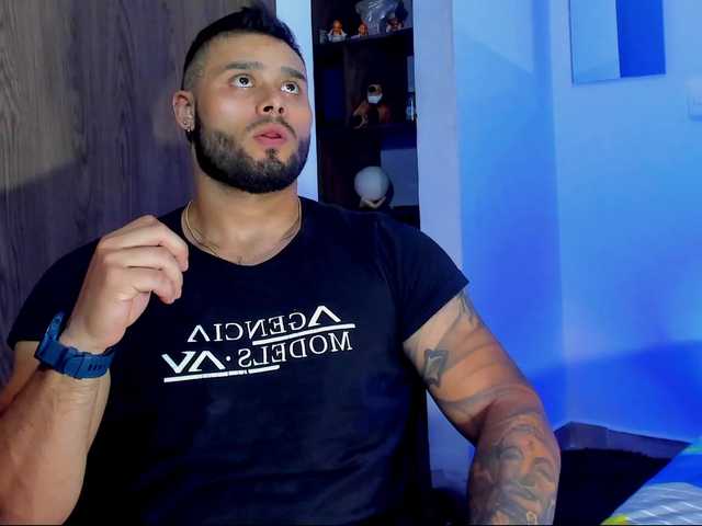 Live sex webcam photo for jeremyGT1 #275722342