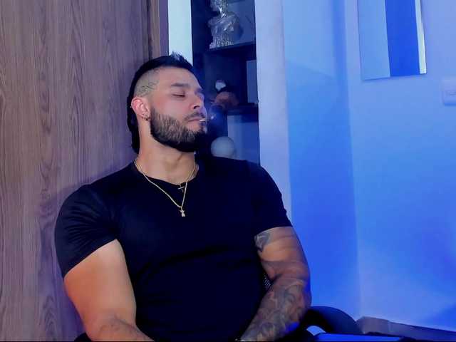 Live sex webcam photo for jeremyGT1 #275848175