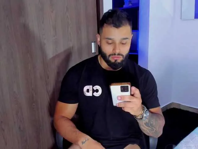 Live sex webcam photo for jeremyGT1 #276342931