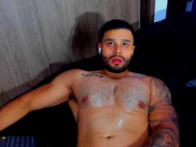 Live sex webcam photo for jeremyGT1 #276389400