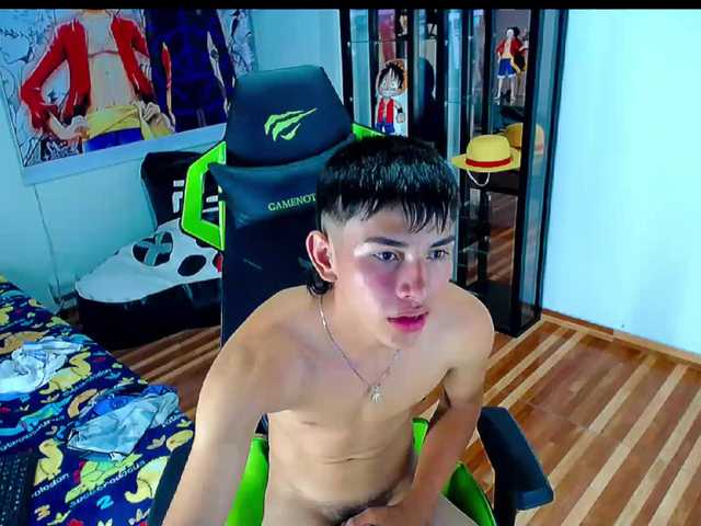 Live sex webcam photo for jeronimooo- #275718164