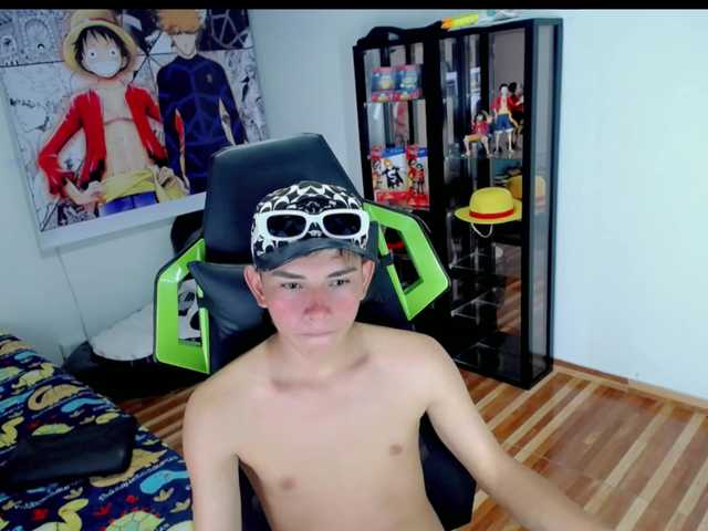 Live sex webcam photo for jeronimooo- #275772433