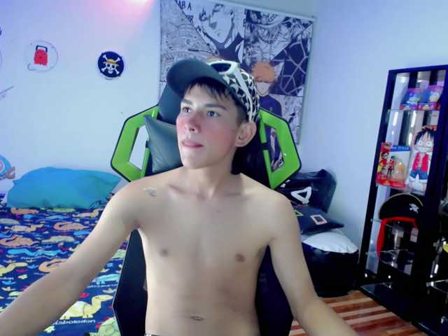 Live sex webcam photo for jeronimooo- #275876730