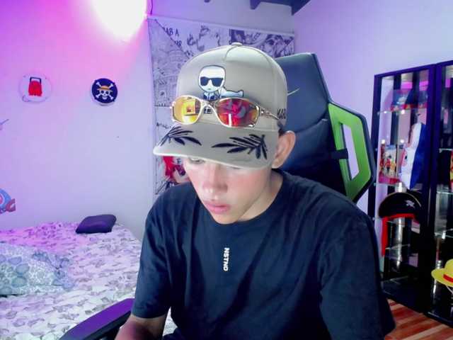 Live sex webcam photo for jeronimooo- #276008196