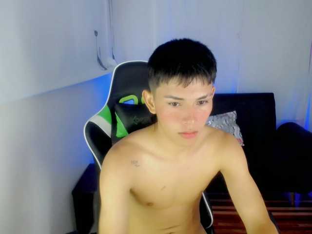 Live sex webcam photo for jeronimooo- #276165605