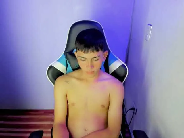 Live sex webcam photo for jeronimooo- #276237896