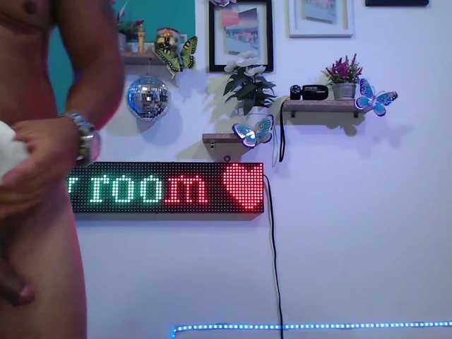 Live sex webcam photo for jess-erick01 #274242330