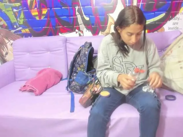 Live sex webcam photo for jessi-and-boy #292183553