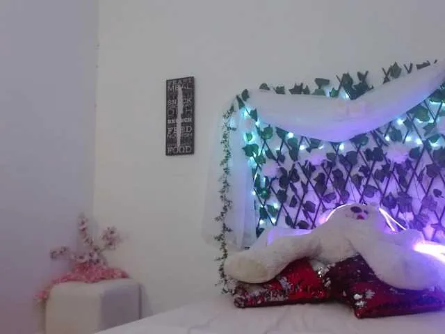 Live sex webcam photo for jessica-rose #272178548