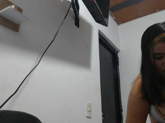 Live sex webcam photo for jessica-sweety #291842961