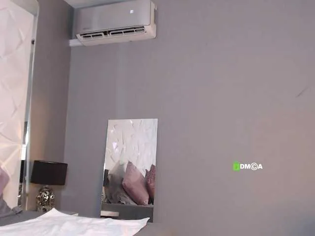 Live sex webcam photo for jessica23a #274936972