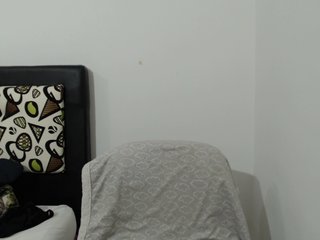 Live sex webcam photo for jessluc #203243429