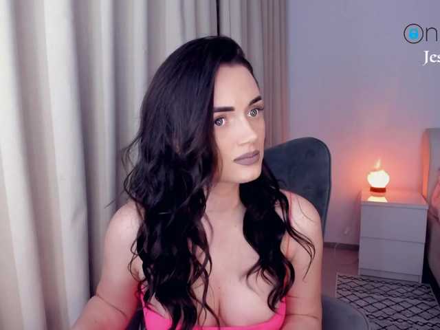 Live sex webcam photo for jessykm123 #272070923