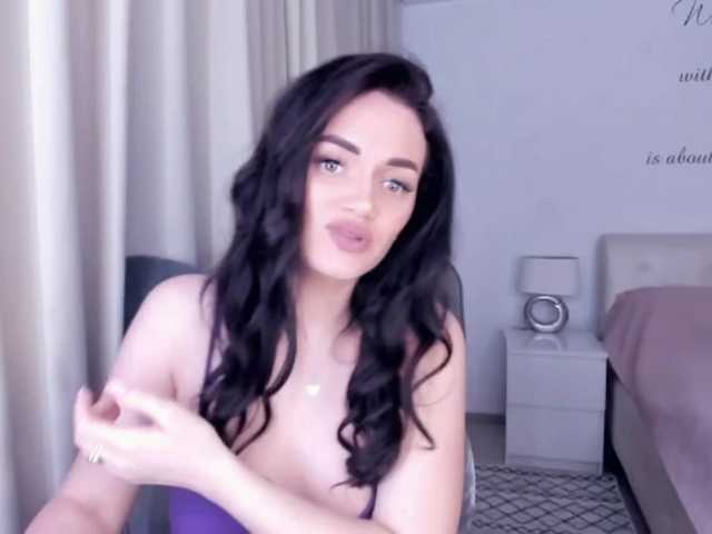 Live sex webcam photo for jessykm123 #272621375