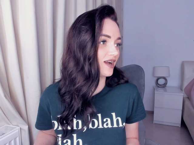 Live sex webcam photo for jessykm123 #272757519