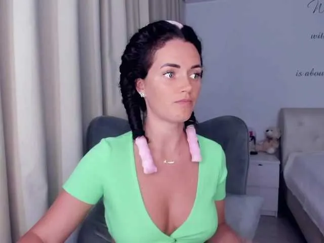 Live sex webcam photo for jessykm123 #274249811