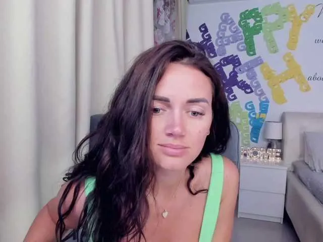 Live sex webcam photo for jessykm123 #275536298