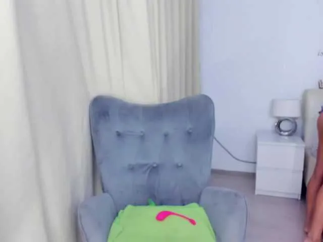 Live sex webcam photo for jessykm123 #276356003