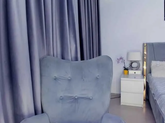 Live sex webcam photo for jessykm123 #290178674