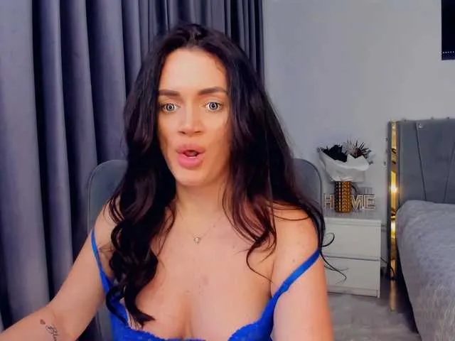 Live sex webcam photo for jessykm123 #290602347