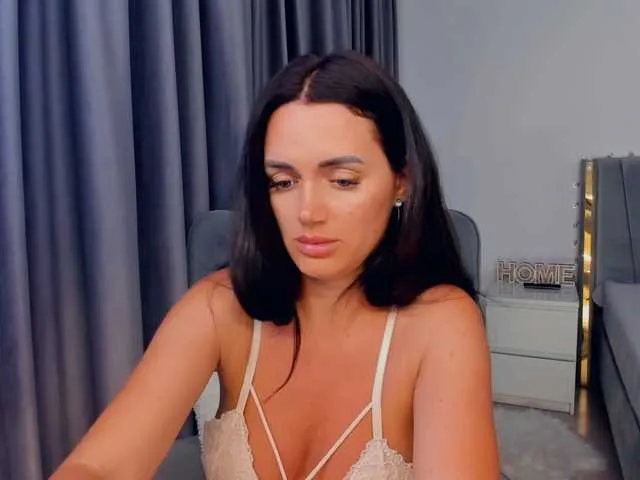 Live sex webcam photo for jessykm123 #290972911