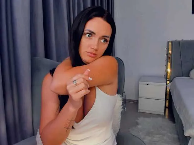 Live sex webcam photo for jessykm123 #290993012