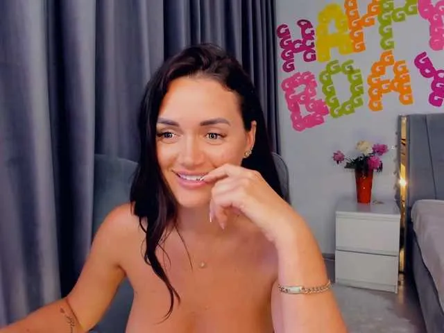 Live sex webcam photo for jessykm123 #291146702