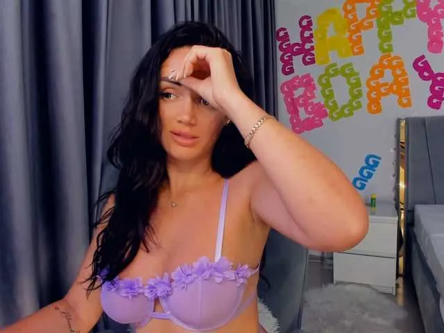 Live sex webcam photo for jessykm123 #291180519