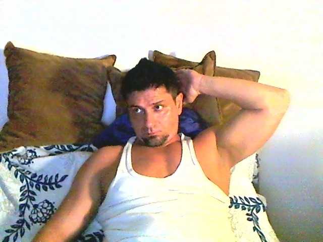 Live sex webcam photo for jeteveux1 #274496752