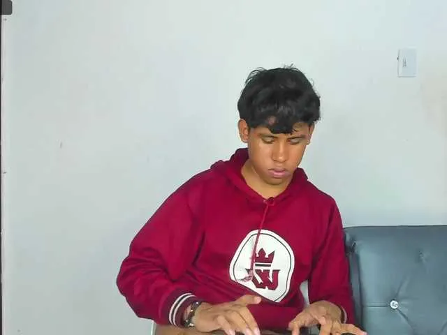 Live sex webcam photo for jeydee2021 #276629135